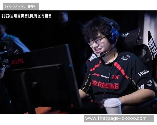 JDG与TES激战引发全球热议网友评论精彩纷呈引人关注 JDG与TES激战引发全球热议网友评论精彩纷呈引人关注